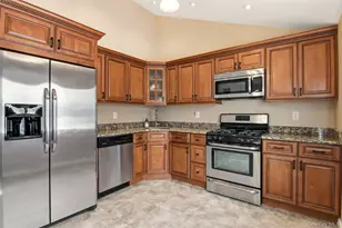 323 Broadway, Port Jefferson Station, NY 11776 - Photo 6