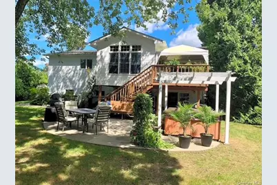 152 Keswick Drive, East Islip, NY 11730 - Photo 22