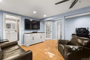 152 Keswick Dr, East Islip, NY 11730 - Photo 10