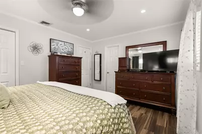 152 Keswick Drive, East Islip, NY 11730 - Photo 14