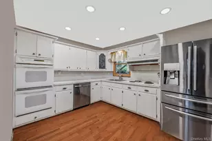 1432 Gardiner Dr, Bay Shore, NY 11706 - Photo 6