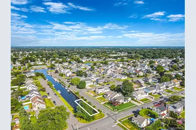 29 North Plaza, Amityville, NY 11701 - Photo 30