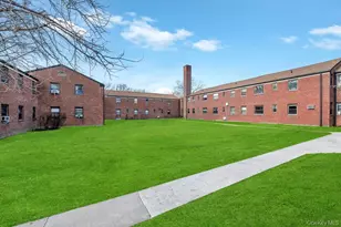 196-72 69th Ave, Fresh Meadows, NY 11365 - Photo 20