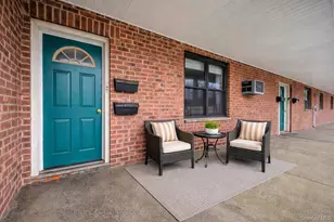 196-72 69th Ave, Fresh Meadows, NY 11365 - Photo 4