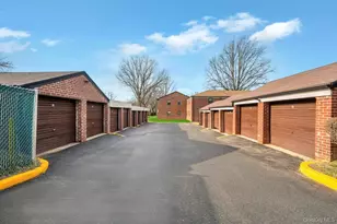 196-72 69th Ave, Fresh Meadows, NY 11365 - Photo 22