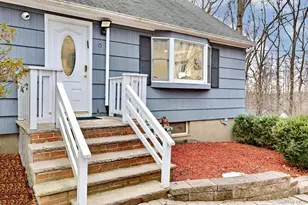 15 Woodland Pl, Airmont, NY 10952 - Photo 2