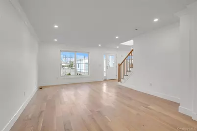 One Manhasset Avenue #B, Port Washington, NY 11050 - Photo 6