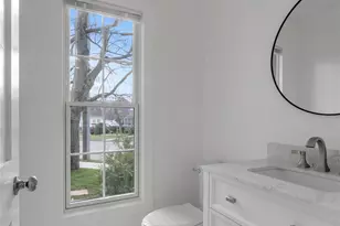 One Manhasset Ave, Port Washington, NY 11050 - Photo 8