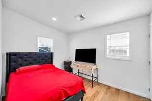 22 Bruce Ln, Farmingdale, NY 11735 - Photo 16