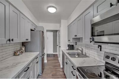 250 N Village #C24, Rockville Centre, NY 11570 - Photo 6