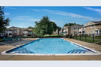 23 Williams Boulevard #23-1B, Lake Grove, NY 11755 - Photo 2