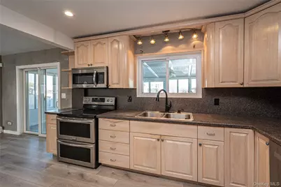 15 Roneck Court, Shirley, NY 11967 - Photo 22