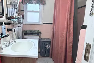 272 Jefferson Ave, Franklin Square, NY 11010 - Photo 10