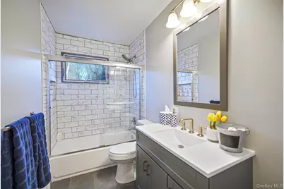 39 13th Avenue, Ronkonkoma, NY 11779 - Photo 8