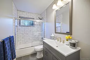 39 13th Ave, Ronkonkoma, NY 11779 - Photo 8