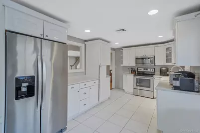 39 13th Avenue, Ronkonkoma, NY 11779 - Photo 12