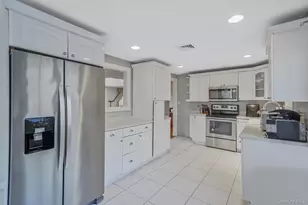 39 13th Ave, Ronkonkoma, NY 11779 - Photo 12