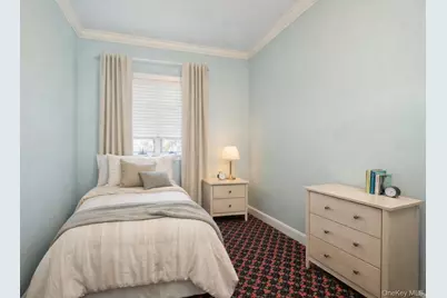 19 Amherst Road, Great Neck, NY 11021 - Photo 14