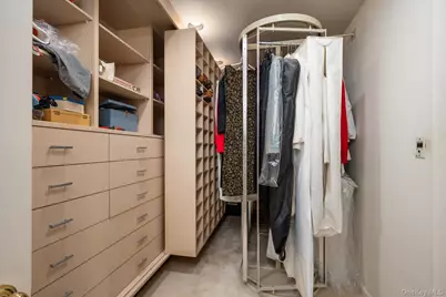 19 Amherst Road, Great Neck, NY 11021 - Photo 16