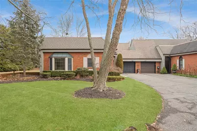 31 Admirals Drive E, Bay Shore, NY 11706 - Photo 1