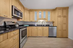 11 Pondview Close, Chappaqua, NY 10514 - Photo 10