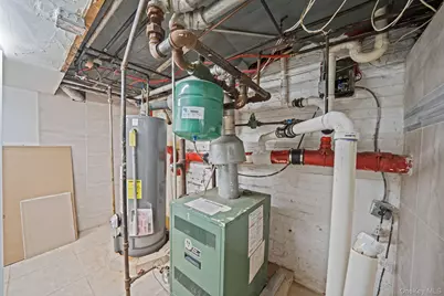 104-06 Jamaica Avenue, Richmond Hill, NY 11418 - Photo 20