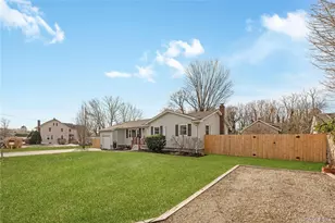 16 Hawkins Ave, Center Moriches, NY 11934 - Photo 4