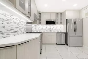 72-11 110th St, Forest Hills, NY 11375 - Photo 16