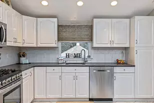 74 Lauren Ave, Dix Hills, NY 11746 - Photo 10