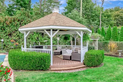 74 Lauren Avenue, Dix Hills, NY 11746 - Photo 38