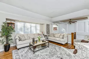 74 Lauren Ave, Dix Hills, NY 11746 - Photo 8