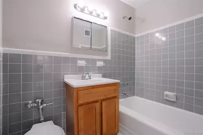 5715 Mosholu Avenue #2E, Bronx, NY 10471 - Photo 12