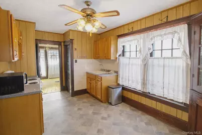 409 Baker Street, Poughkeepsie, NY 12603 - Photo 14