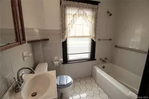 409 Baker St, Poughkeepsie, NY 12603 - Photo 18