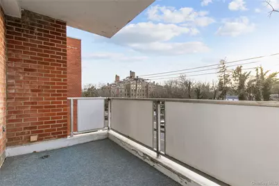 1 Kensington Gate #302, Great Neck, NY 11021 - Photo 12