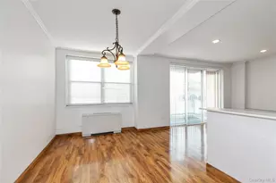 1 Kensington Gate, Great Neck, NY 11021 - Photo 10