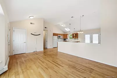 28 2nd Avenue, Central Islip, NY 11722 - Photo 6