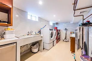 2 Summerwind Dr, Glen Head, NY 11545 - Photo 32