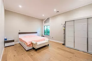 2 Summerwind Dr, Glen Head, NY 11545 - Photo 12