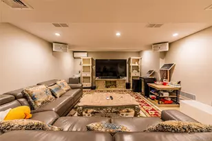 2 Summerwind Dr, Glen Head, NY 11545 - Photo 38