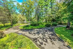 2 Summerwind Dr, Glen Head, NY 11545 - Photo 50