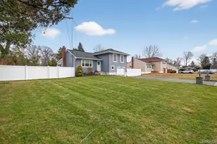 175 Evergreen Ave, Smithtown, NY 11787 - Photo 32