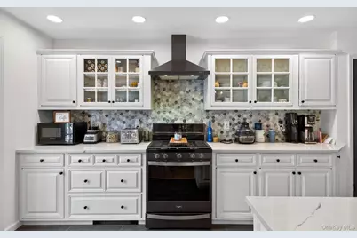 175 Evergreen Avenue, Smithtown, NY 11787 - Photo 12