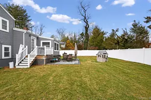 175 Evergreen Ave, Smithtown, NY 11787 - Photo 30