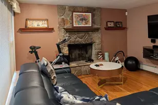 97 Gilmar Ln, Roslyn Heights, NY 11577 - Photo 14