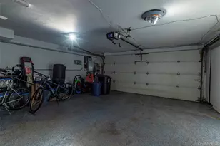 97 Gilmar Ln, Roslyn Heights, NY 11577 - Photo 36