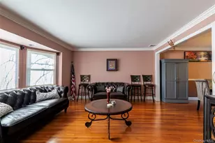 97 Gilmar Ln, Roslyn Heights, NY 11577 - Photo 4