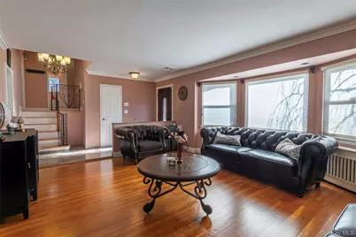 97 Gilmar Lane, Roslyn Heights, NY 11577 - Photo 6