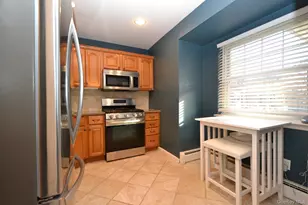 25 Glen Hollow Dr, Holtsville, NY 11742 - Photo 4