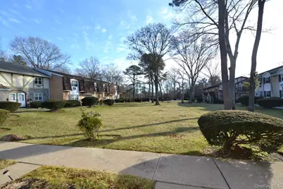 25 Glen Hollow Drive #H-23, Holtsville, NY 11742 - Photo 16